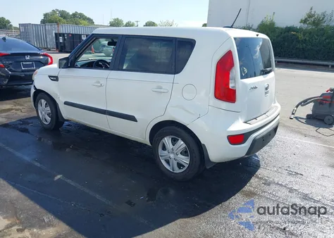 2013 Kia Soul z USA, uszkodzony, nr VIN KNDJT2A51D7496490